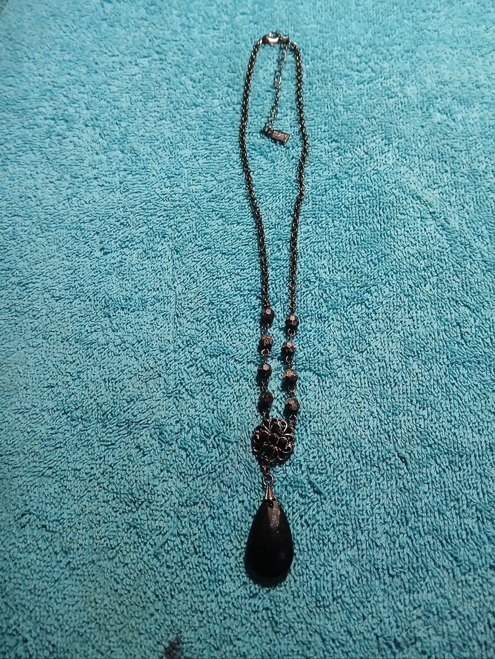 1928 Black Teardrop Pendant Necklace with Filigree Accent
